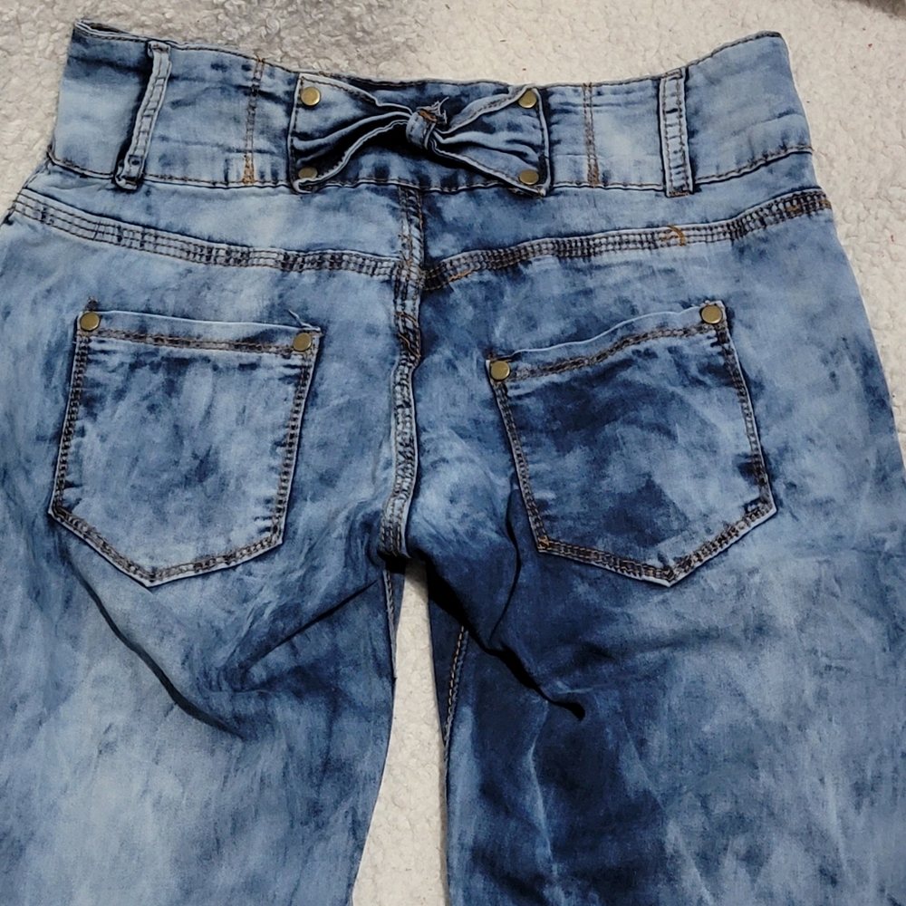Acid wash Stretch denim, Super soft, straight leg, cute unique bow on back SizeS